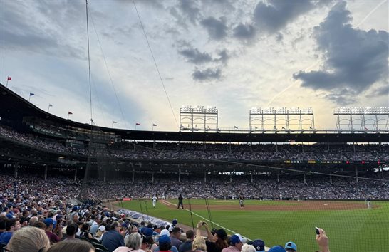 Jogo de beisebol no Wrigley Field - programa obrigat&oacute;rio