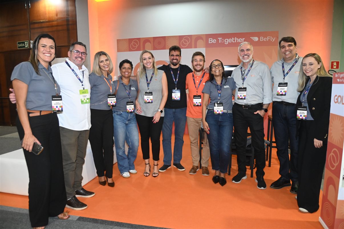 Thais Rodrigues, da Gol, Marcus Leite, da BeFly, Adriana Rovere, Gisela Ornellas, Bruna Dubeski, da Gol, Vitor Megale, da BeFly, Danillo Barbizan, Elis Nascimento, Anderson Wolf, Marcos Almeida e Dayane Abrantes, da Gol