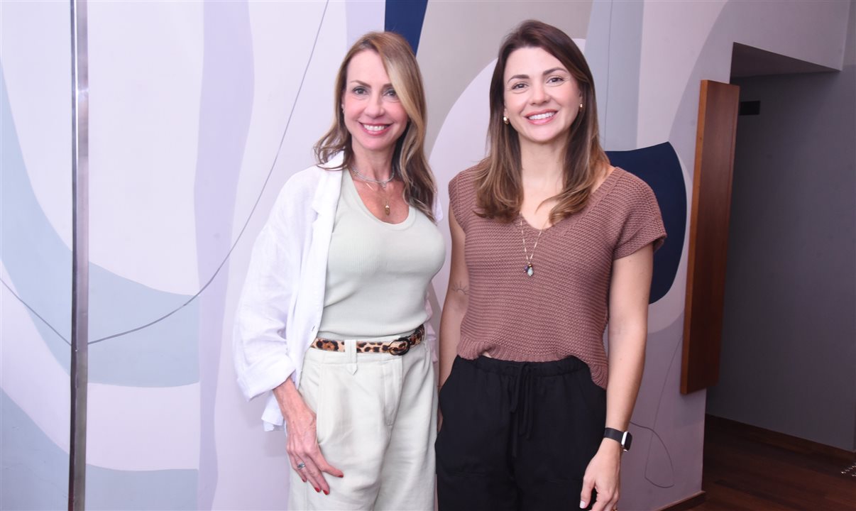 Alessandra Ranieri e Emily Teixeira, do Grupo Hilton, receberam os hoteleiros e agentes no Canopy by Hilton em São Paulo
