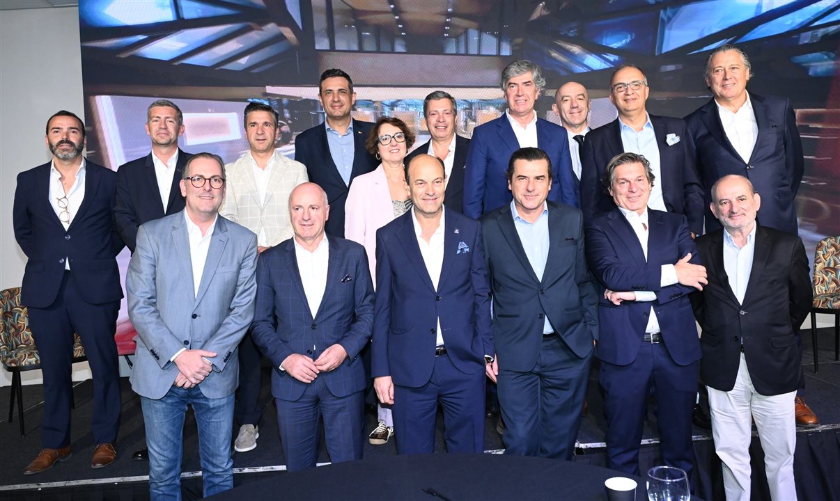 Representantes do Turismo português durante o Fórum Atlântico Portugal e Brasil, realizado em São Paulo