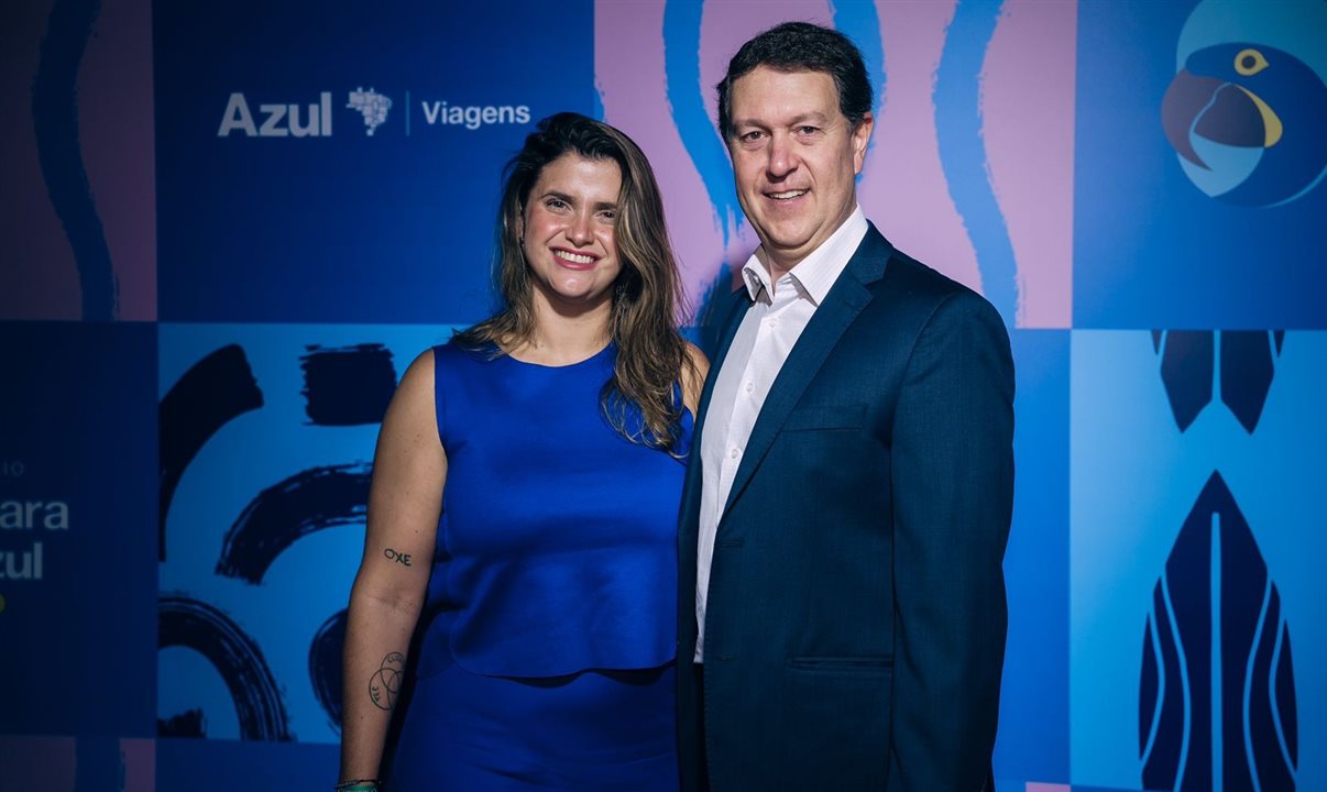 Giulliana Mesquita, head da Azul Viagens, e Daniel Bicudo, vice-presidente da Azul