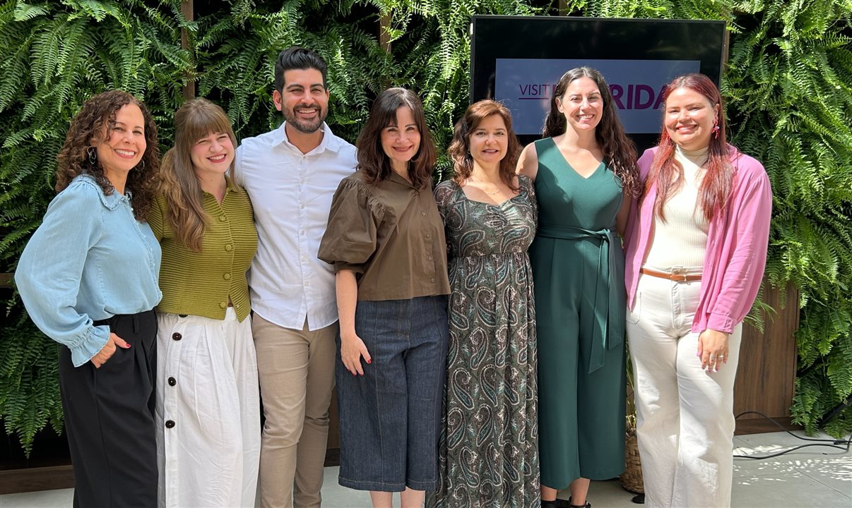Melina Martinez, do Greater Miami CVB, Theresa Gallian, de Tampa Bay, Eddie Delgado, de St. Pete-Clearwater, Juliana Leveroni, do Experience Kissimmee, Mitsi Goulias, do Visit Florida, Aubrey Brown, do Visit Florida, e Fabiana Andrade, de The Palm Beaches