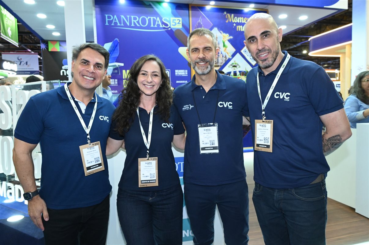 Emerson Belan e Paula Miolaro, da CVC Corp, Marvio Mansur, da Rextur Advance, e Jonathan Wommer, da CVC Corp