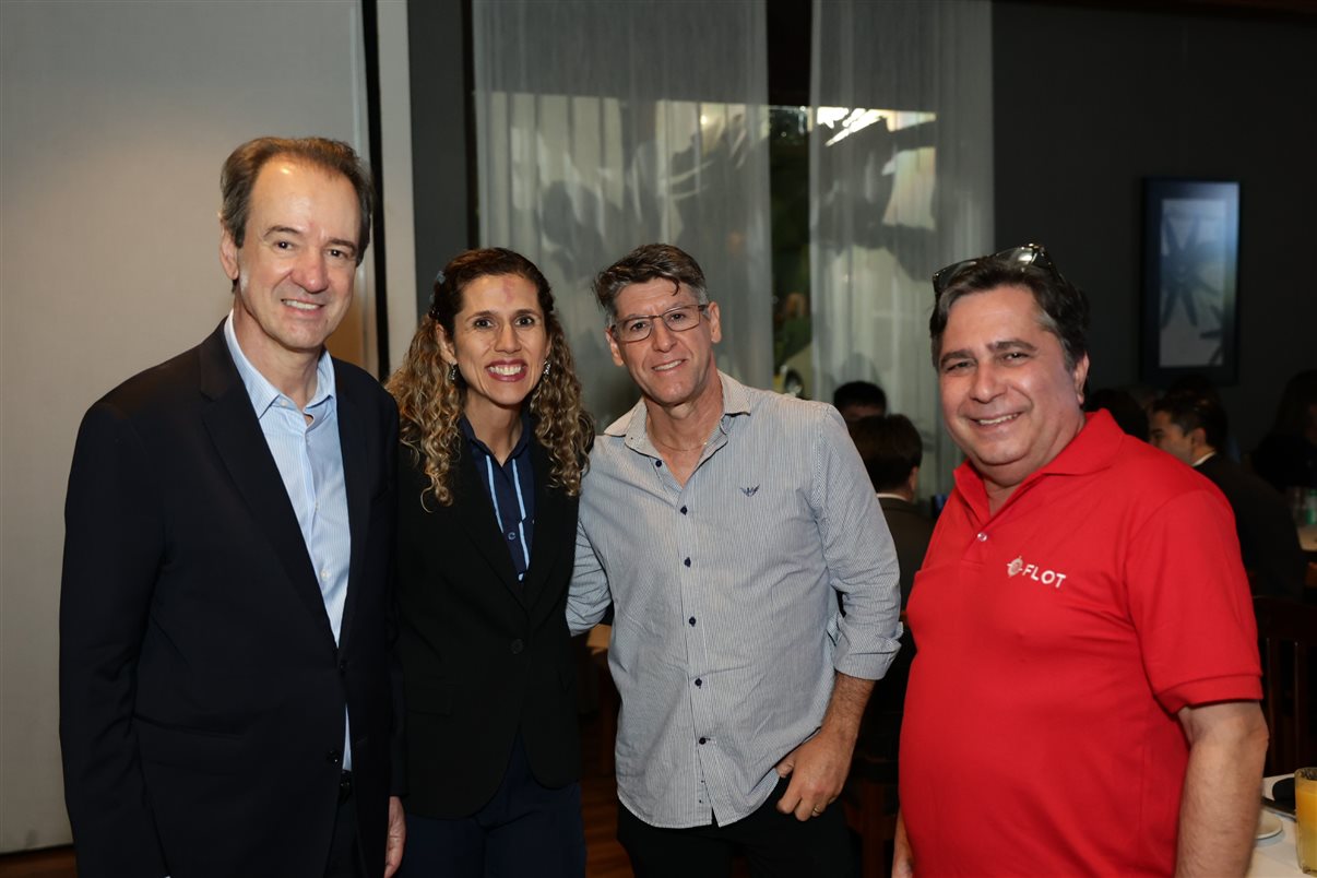 Eduardo Barbosa, da Flot, Cintia Paoleschi, Emerson Paolesch, da Cinthe Tur, e Jonathas Franco Vecchi, da Flot 