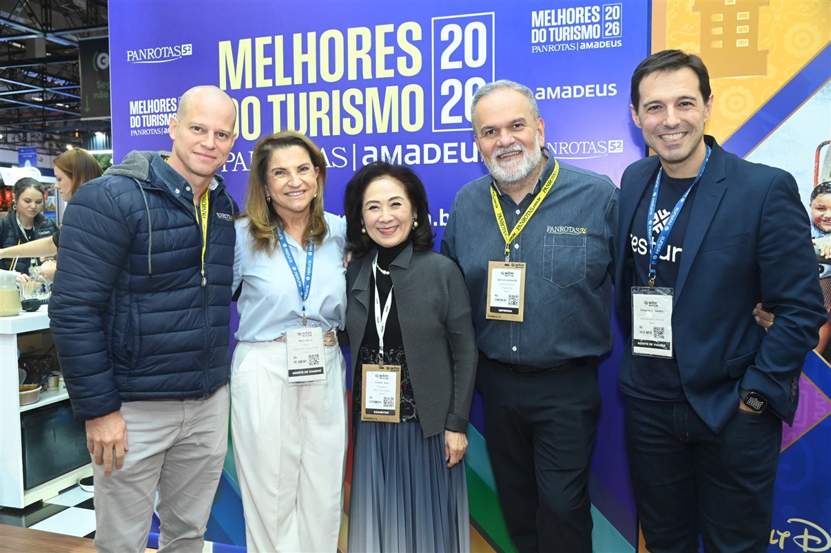 José Guilherme Alcorta, da PANROTAS, Marta Rossi, do Festuris, Chieko Aoki, da Blue Tree Hotels, Artur Luiz Andrade, da PANROTAS, e Eduardo Zorzanello, do Festuris