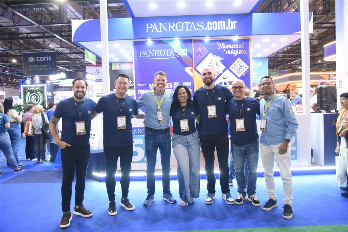 Thiago Assis e Gabriel Aparício, da Coris, Ricardo Sidaras, da PANROTAS, Carlos Giubine e Carlos Silva, da Coris, João Santana, da PANROTAS