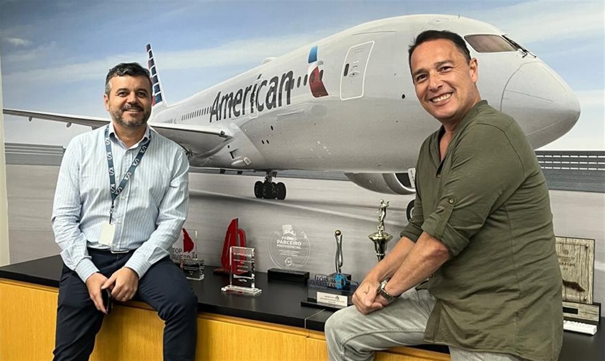Leandro Lustosa recebe Ernesto Airosa no escritório da American Airlines em São Paulo