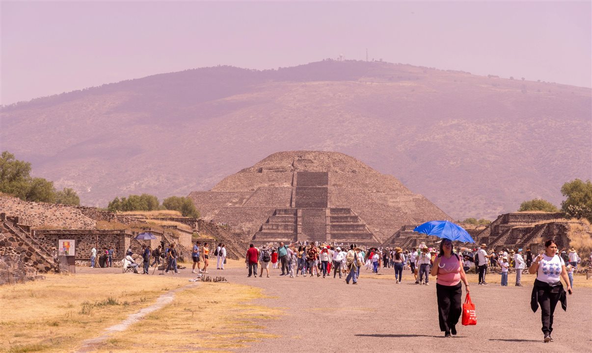 As Pirâmides de Teotihuacán formam um dos mais importantes complexos arqueológicos da Mesoamérica e recebem milhares de visitantes diariamente