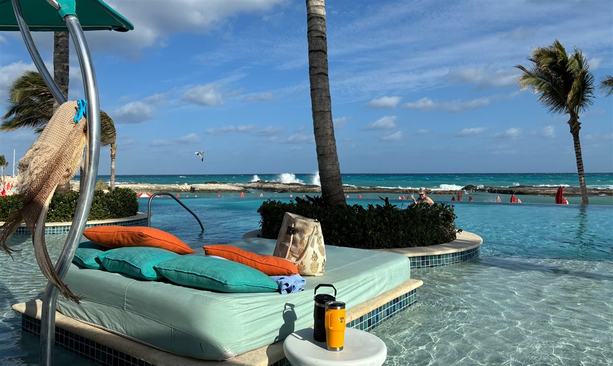 Os participantes do Summit At Sea conheceram hoje a praia de Hideaway Beach, dentro de Perfect Day at CocoCay