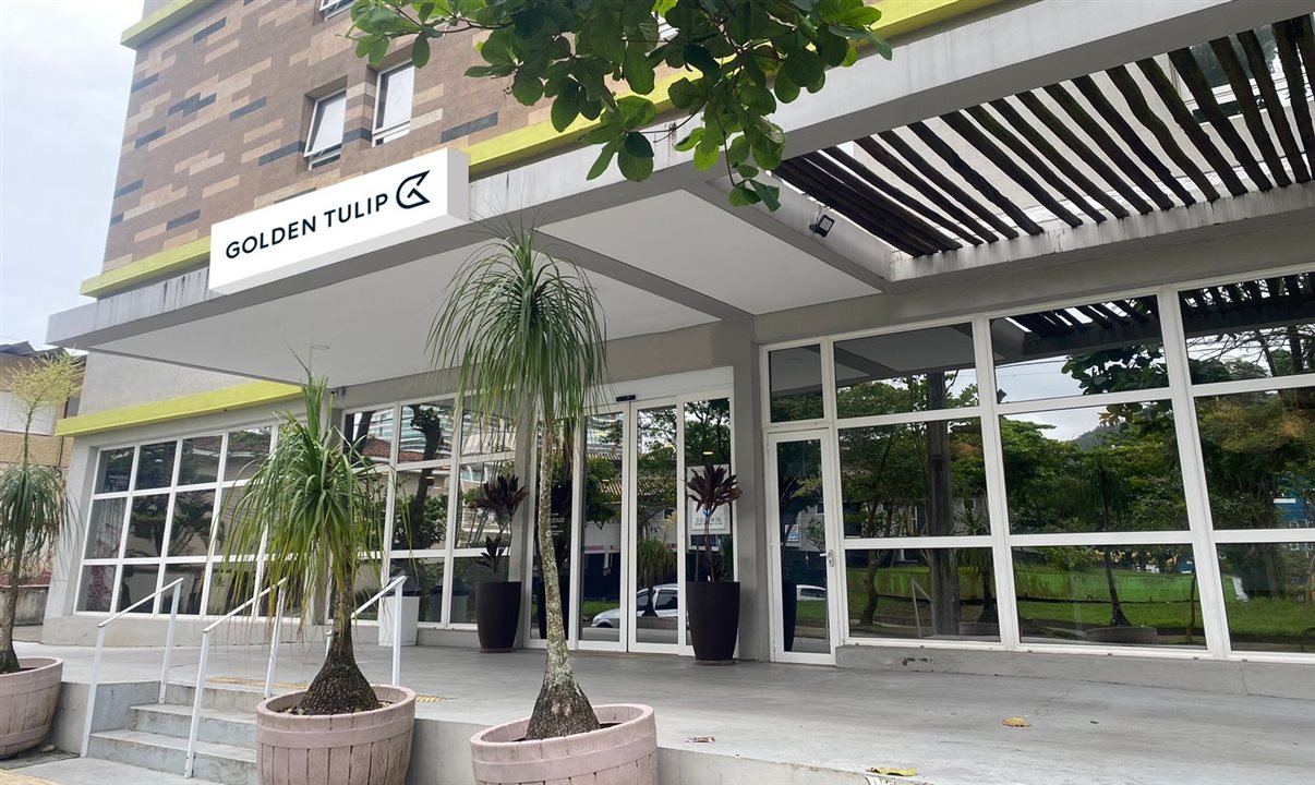 Fachada do Golden Tulip São Paulo Guarujá