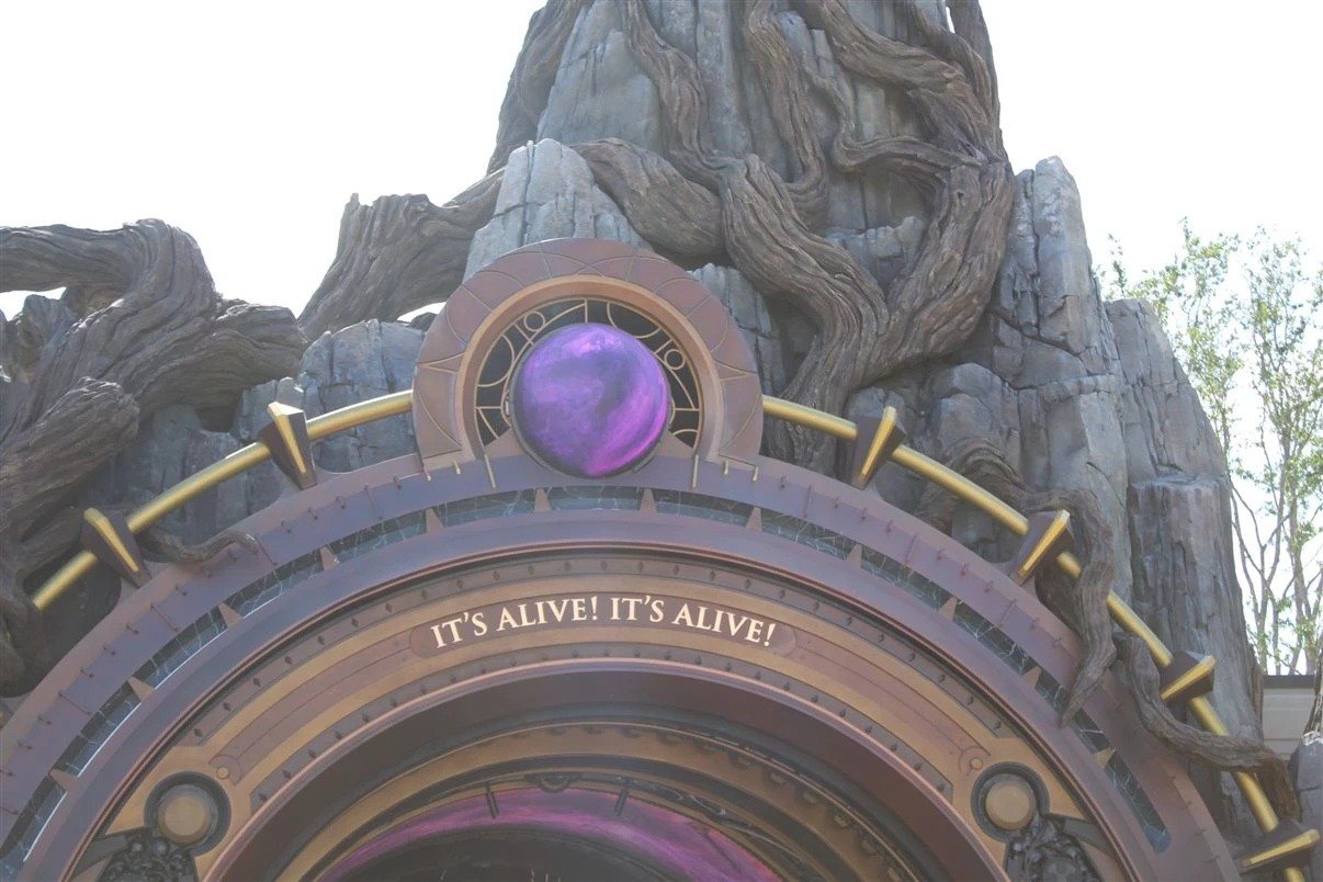 Câmeras instaladas nos acessos aos portais dos mundos temáticos identificarão o visitante por imagem