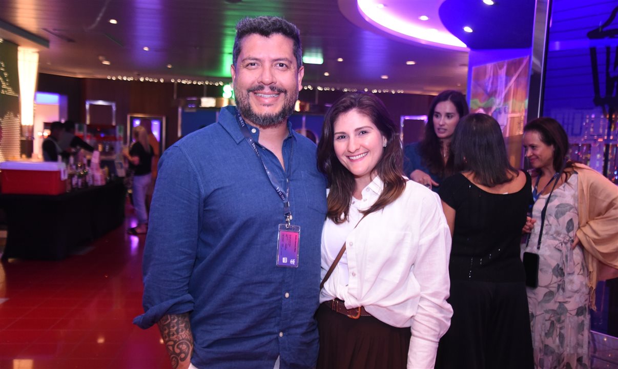 André Cipriano e Bruna Cipriano, decidiram investir na carreira como agentes de viagens depois de saíram de suas antigas funções nos ramos de bancos e farmácia, respectivamente