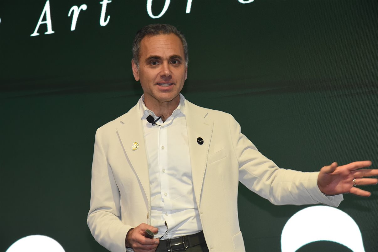 Jack Ezon, fundador e CEO da Embark Beyond