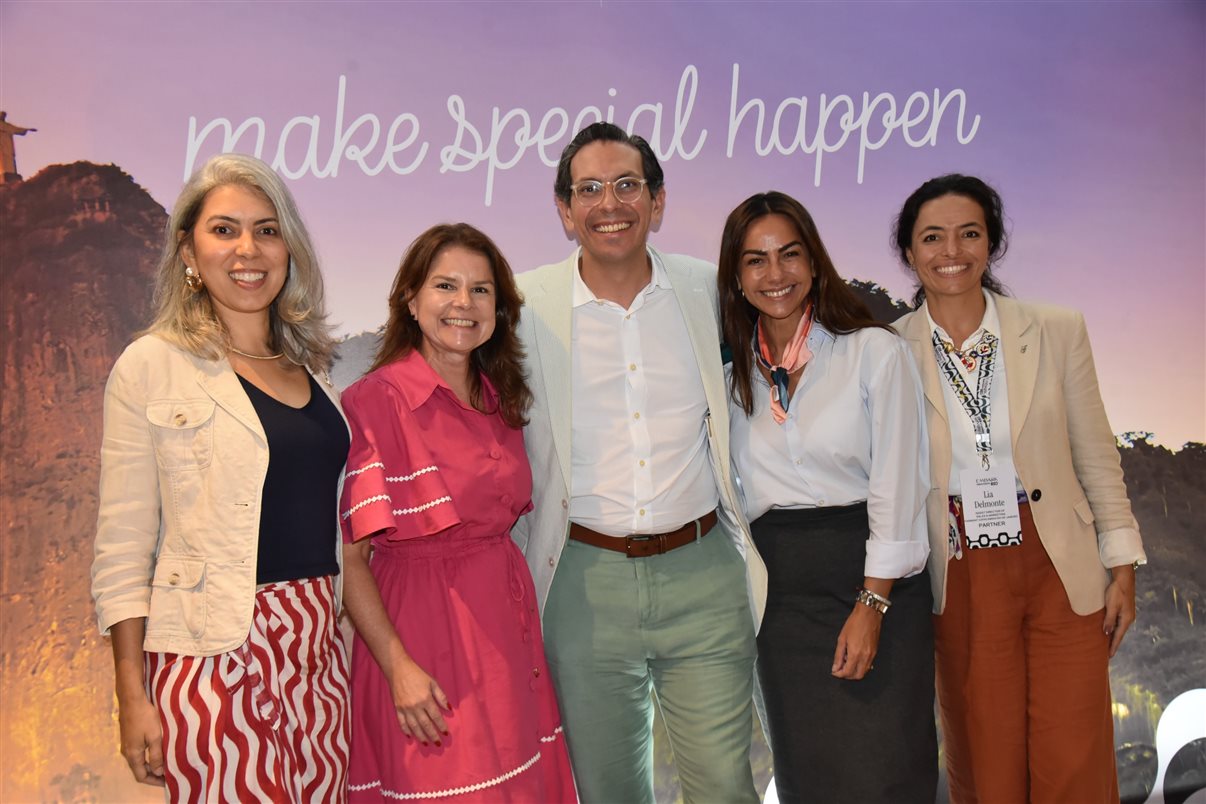 Marcela Soares, Patrícia Costa, Netto Moreira, Shirley Legnani e Lia Delmonte, do Fairmont Rio de Janeiro, no Embark Immersion 2026