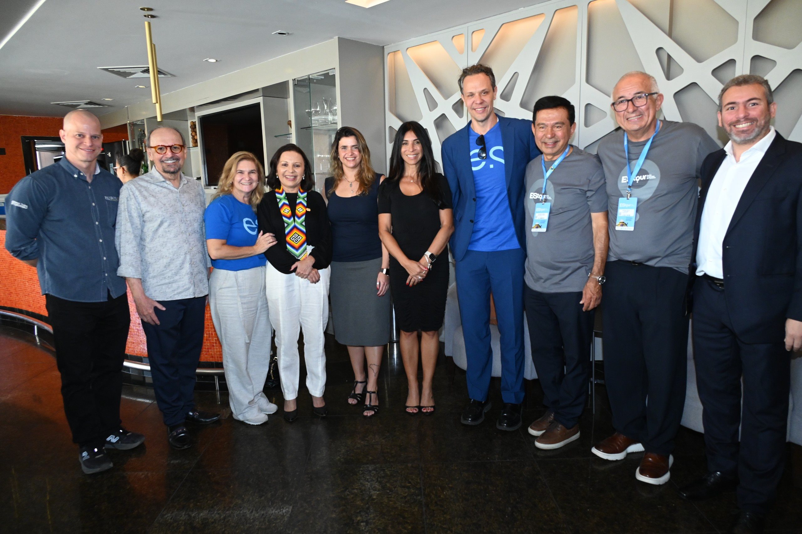 José Guilherme Alcorta, da PANROTAS, Idalberto Moro, da Fecomércio-ES, Renata Vescovi, do Sebrae-ES, Ana Clévia Guerreiro, do Sebrae, Giulliana Mesquita, da Azul Viagens, Ana Paula Jacques e Bruno Reis, da Embratur, Valdeir Nunes, da Contures, Alfonso Silva, da Cooptures, e Ricardo Bezerra, da Azul