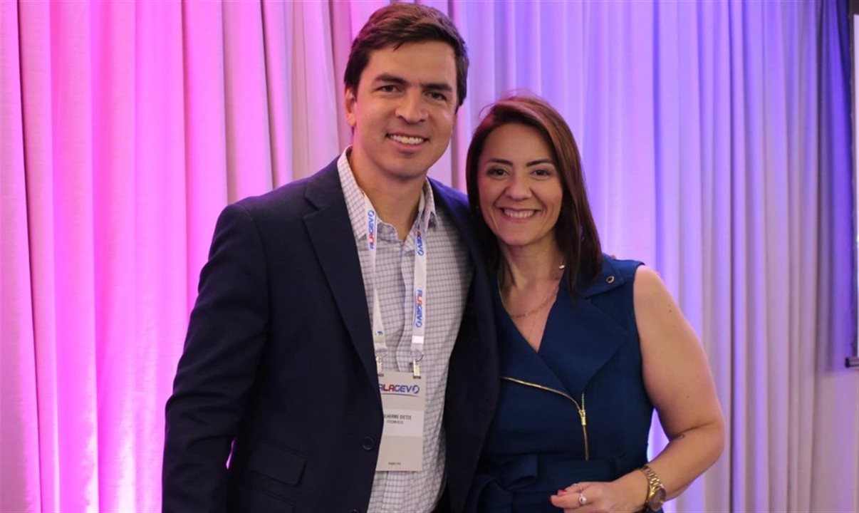 Guilherme Dietze, da FecomercioSP, e Luana Nogueira, diretora-executiva da Alagev