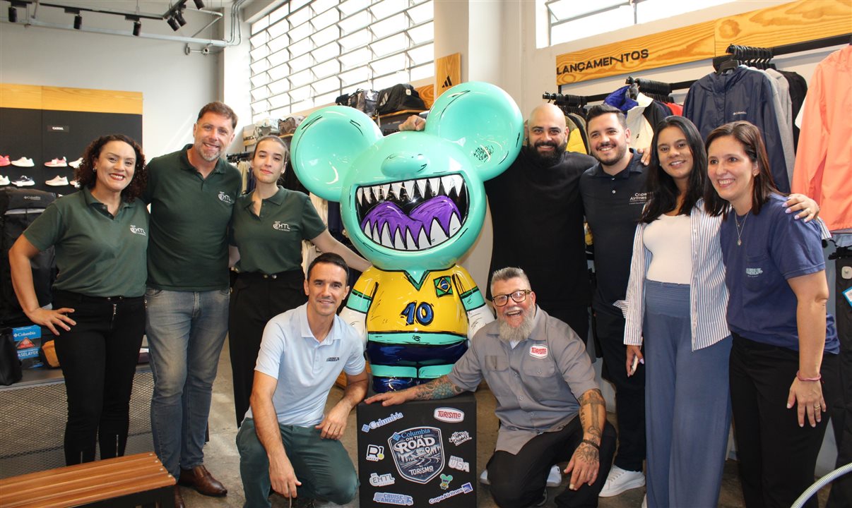 Silvania Barbosa, Henrique Diniz e Luana Lousa, da EHTL, Thiago Rosinhole, artista do toy, João Chagas, da Copa Airlines, Ingrid Santos, do Brand USA, Danielle Morales e Eduardo Genekian, da Cruise America, e Luciano Palumbo, da TurismoEtc
