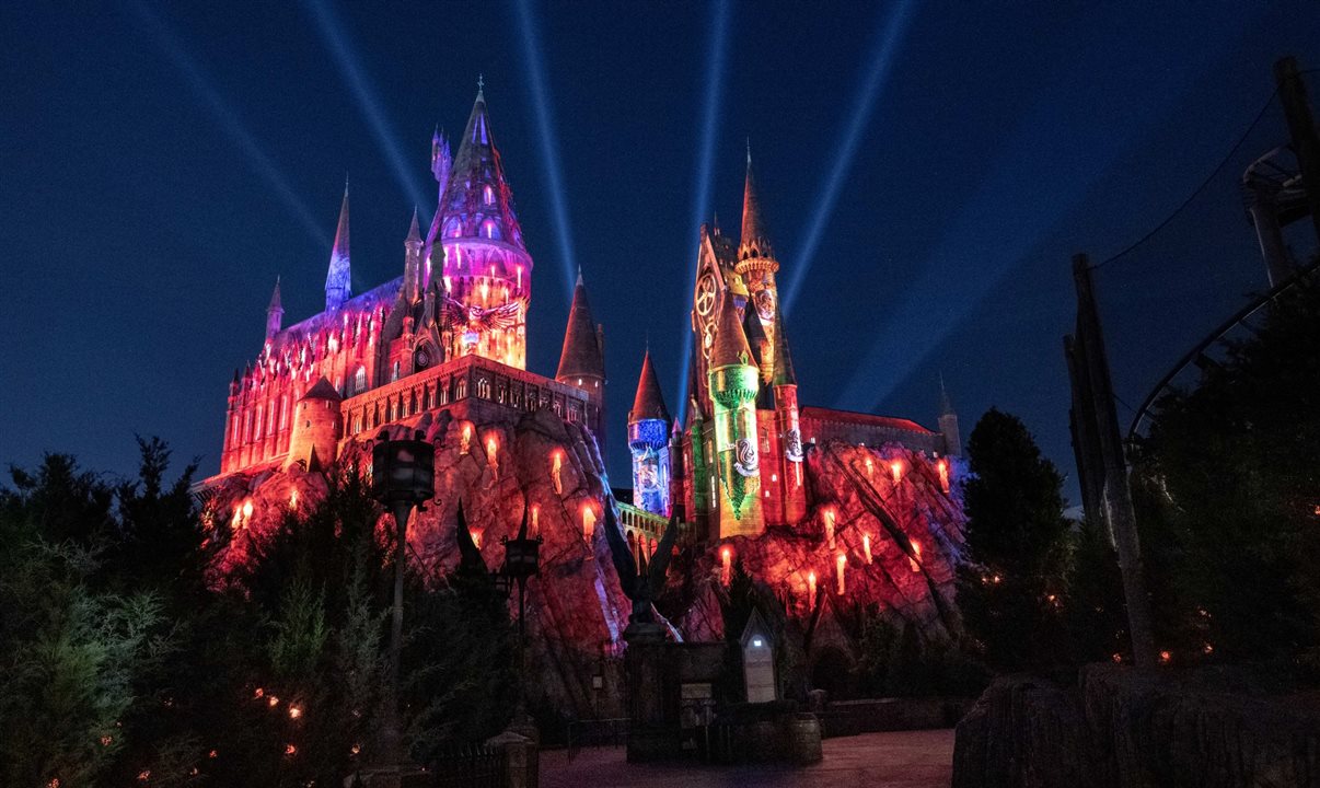 Hogwarts Always, no The Wizarding World of Harry Potter – Hogsmeade, no Universal Islands of Adventure, que retorna em 30 de maio