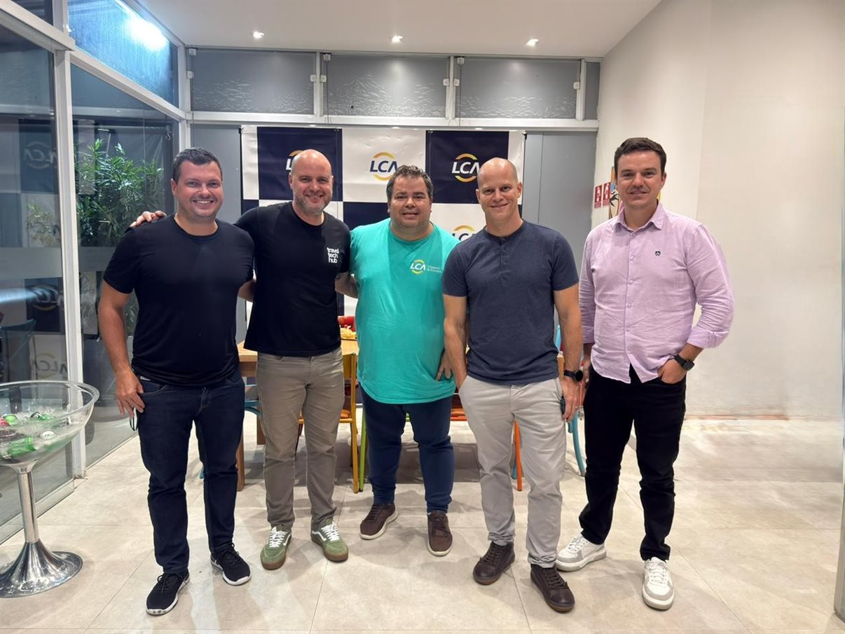 Guilherme Rizzi, da LCA, Alexandre Cordeiro, do Travel Tech Hub, Luiz Gomes, da LCA, José Guilherme Alcorta, da PANROTAS, e Vitor Pacheco, da LCA