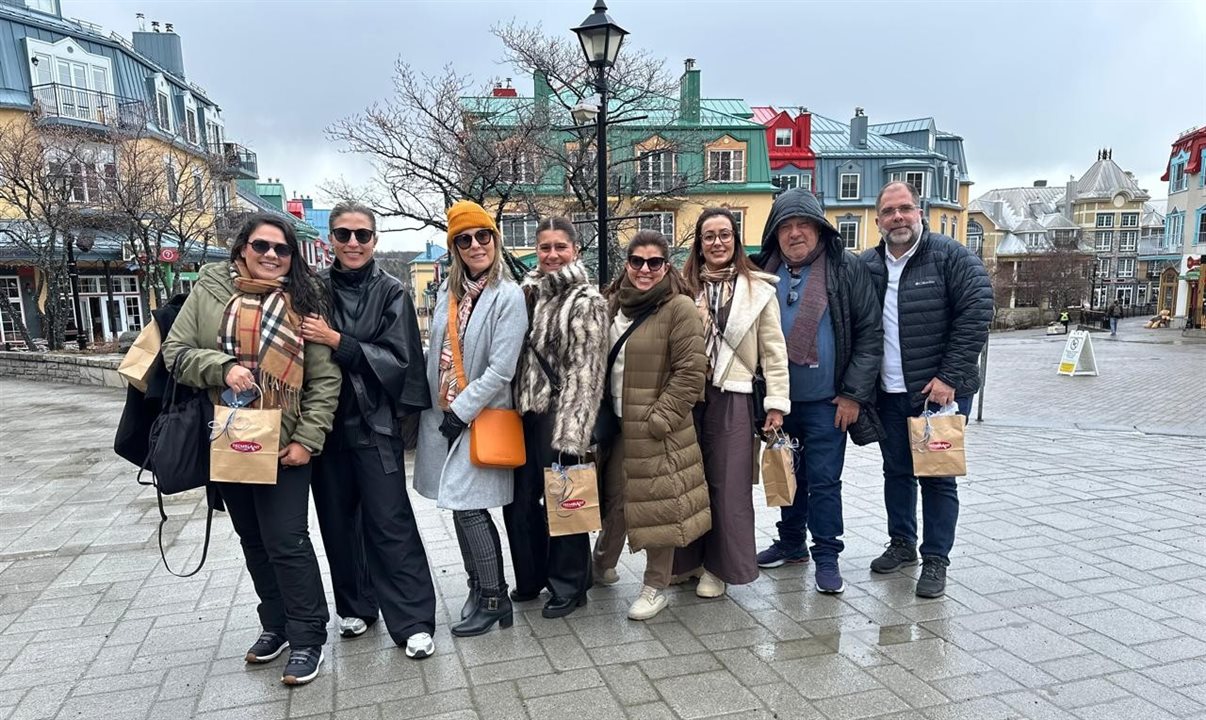 Thais Assumpção, da Faetur Turismo, Ivana Malerba, da Ivana Malerba Turismo, Elizabeth Thiebaut, da Poltrona VIP, Iracema Amaral, da Novos Tempos Turismo, Anne Araújo, da Clan Turismo, Georgia Menezes, da M3 Turismo, Luis Alves, da Évora Turismo, e Sérgio Vianna, da Lusanova