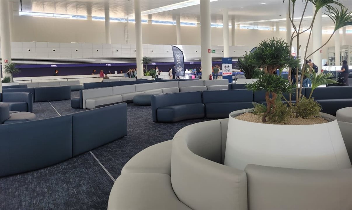 lounge do novo terminal próprio da MSC em Barcelona