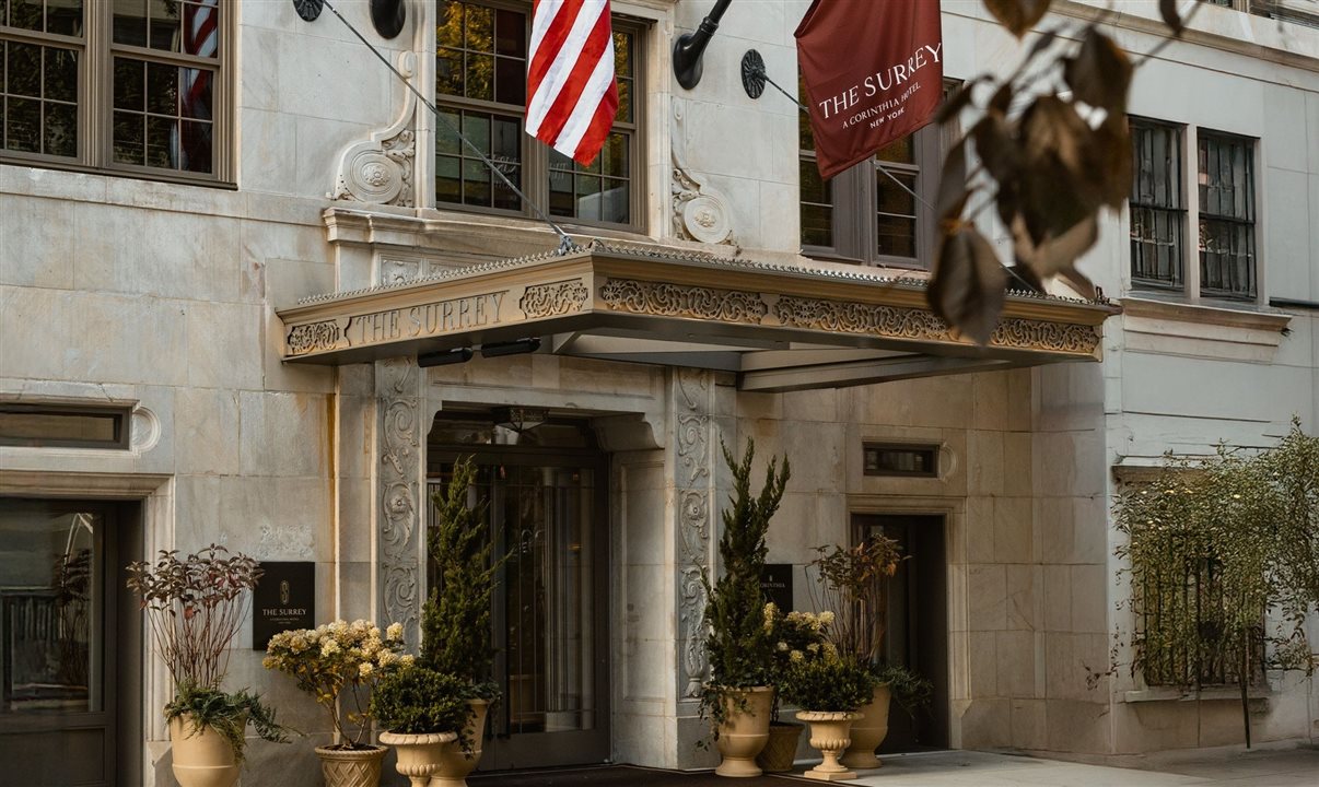 Entrada do The Surrey, em Nova York
