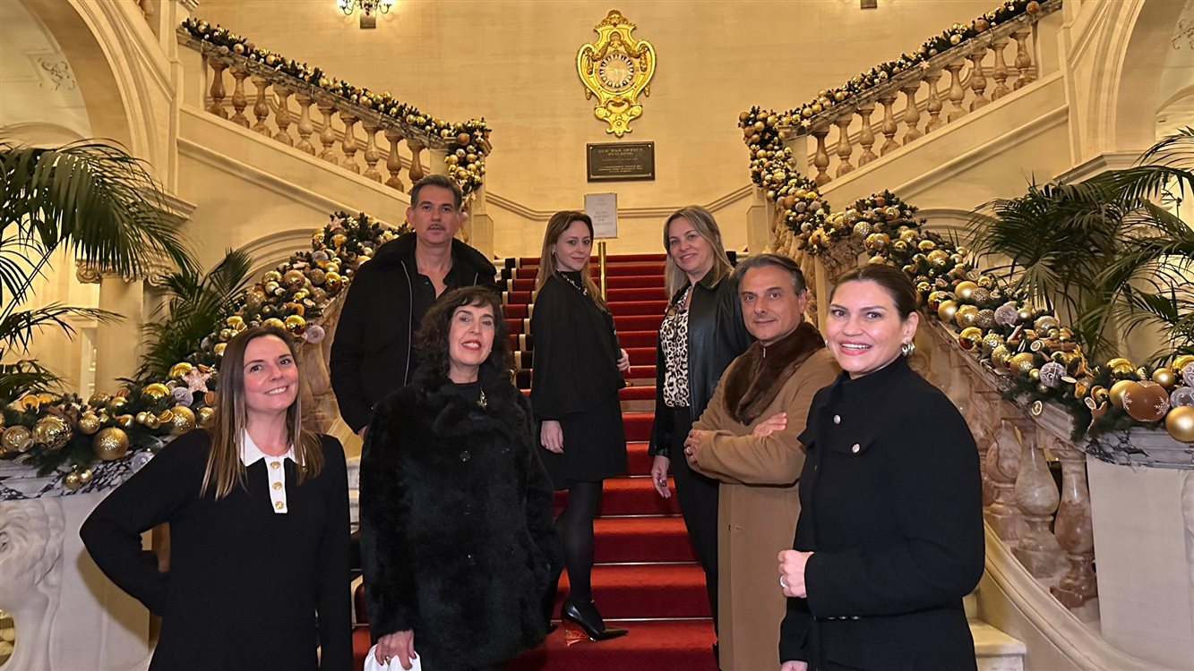 Victoria Diez-Davies (Raffles London), Sylvia Silva (Embark Beyond Brasil), Marcus Carneiro (Be a Traveller), Mariela Neubauer (The Bicester Collection), Gabriele Small (Luxperts), Fl&aacute;vio Geo (Vida Turismo) e Danielle Andreazzi (Accor Luxury & Lifestyle)