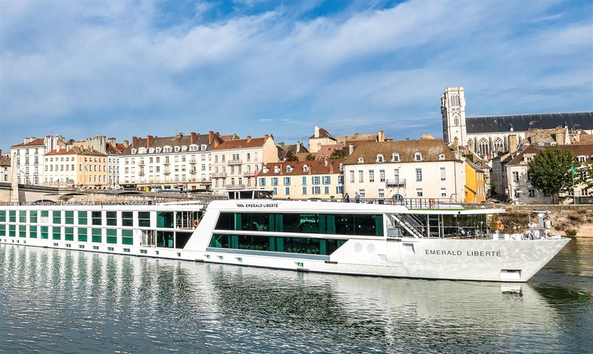 Emerald Libertè navegará o sul da França em abril de 2027