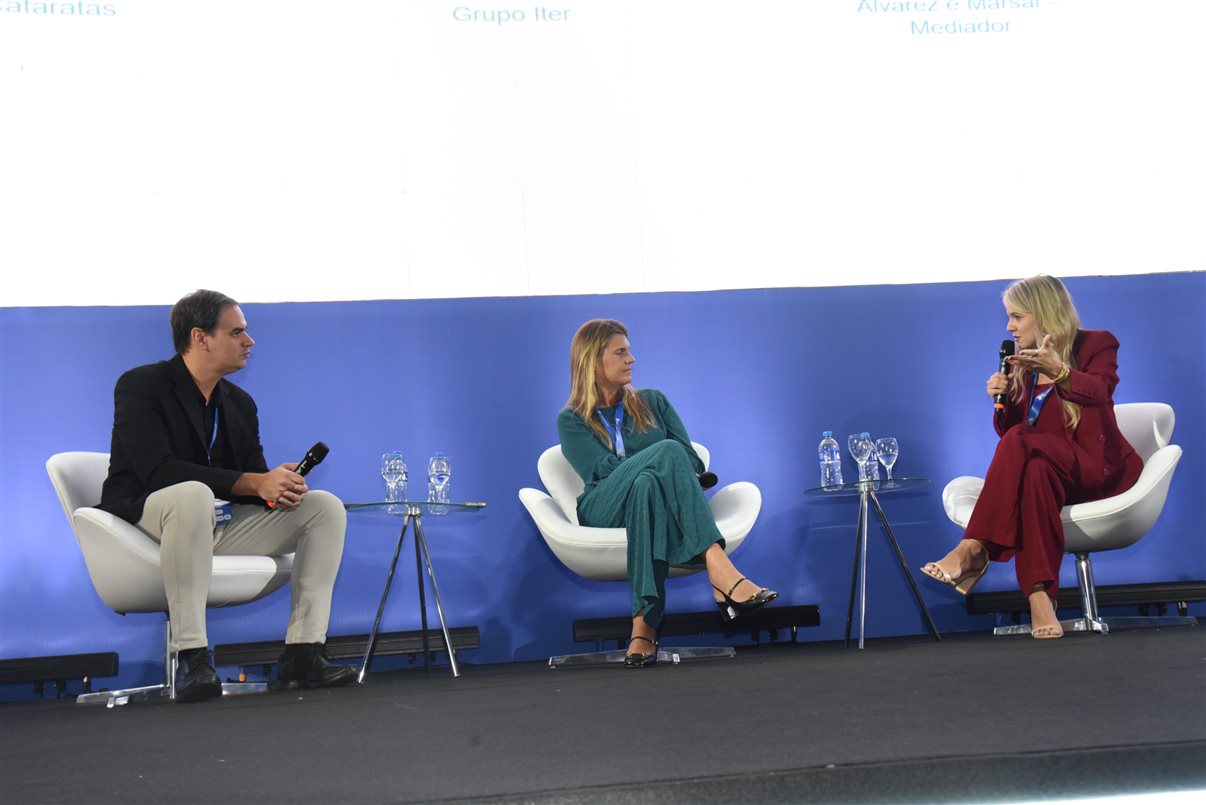 Marcelo Ribas, da Alvarez & Marsal, moderou painel com Camila Martins, do Grupo Cataratas, e Alessandra Issa, do Grupo Iter
