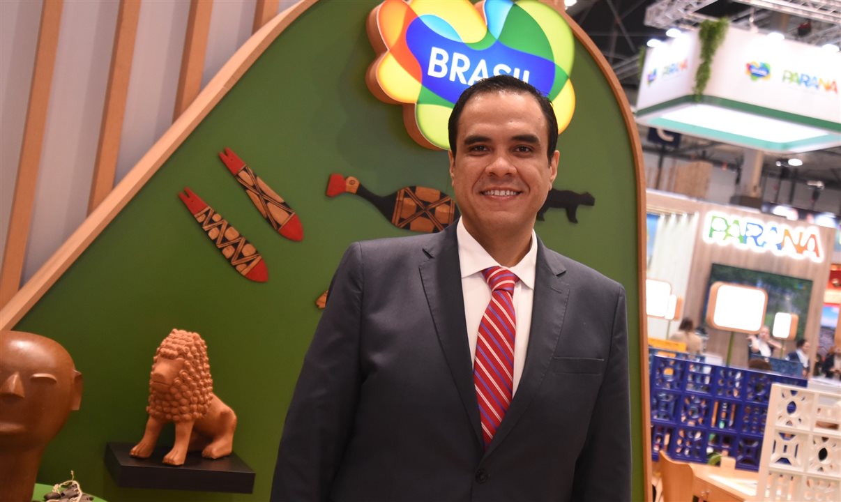 Gustavo Feliciano, ministro do Turismo