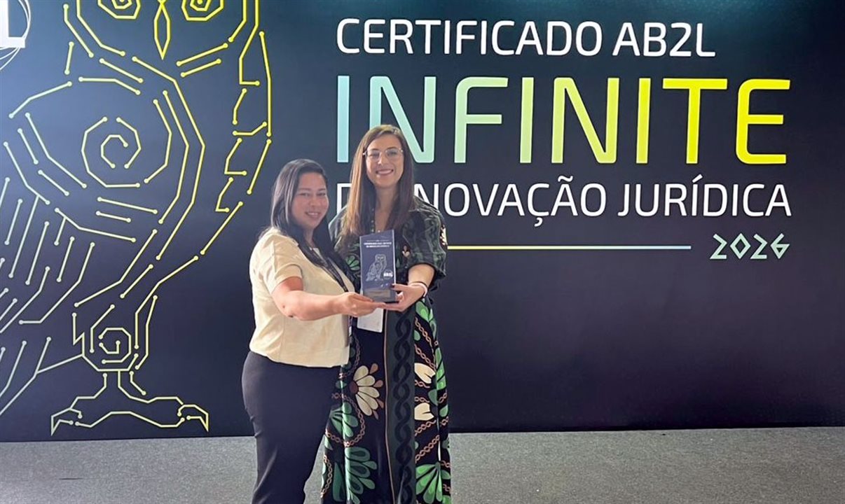 Bruna Sá e Márcia Santos, do time jurídico da CVC Corp
