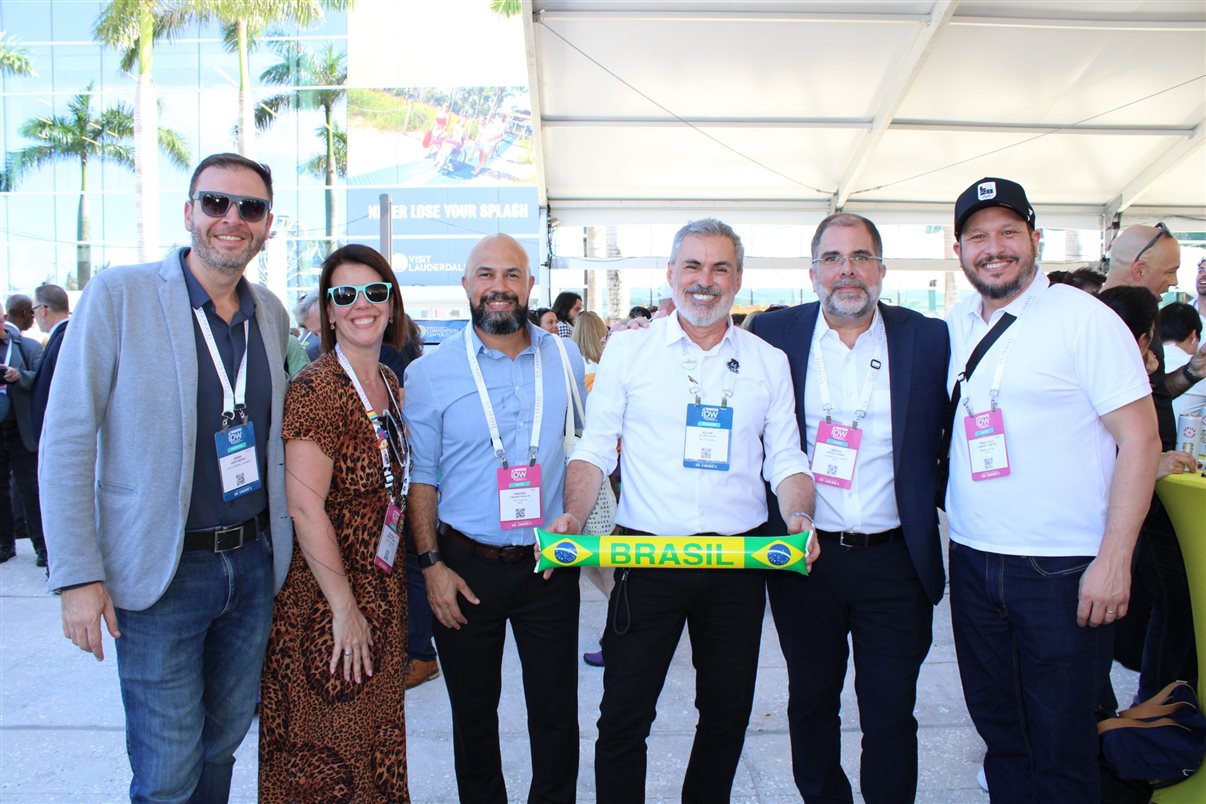 Denis Ribeiro, da Aviareps, Michelle Tonon, da Mobility, Fabiano Araujo, da RCA, Allan Colen, do Travel South USA, Sergio Viana, da Lusanova, e Francisco Matos, da Motorhome Trips