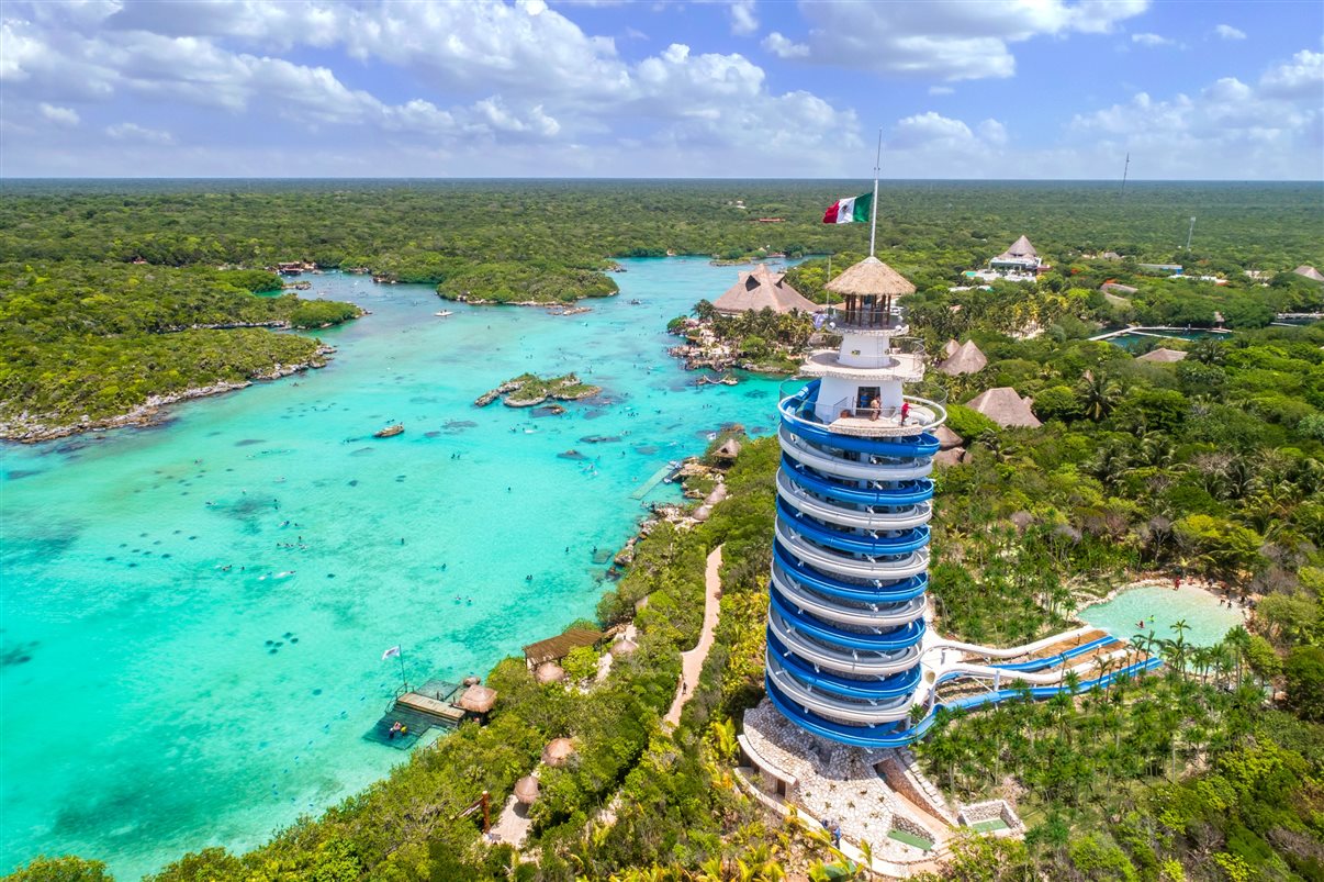 O Xel-Há e o Catamarã Prime compartilham a mesma visão dentro do portfólio do Xcaret: experiências completas, sem preocupações e emocionalmente memoráveis