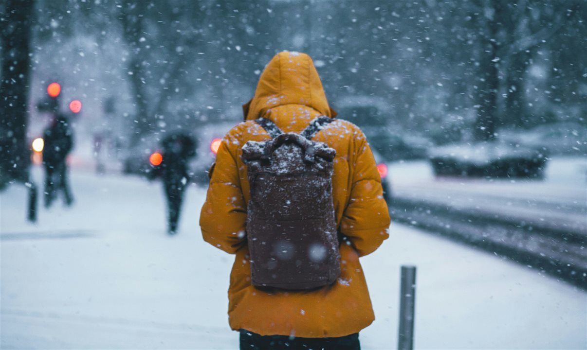 67% dos brasileiros evitam reservar viagens para lugares conhecidos por eventos climáticos extremos