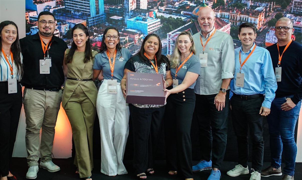 Representantes dos times Comercial e de Marketing da Gol durante encontro com agentes e associações de Turismo do Amazonas, em comemoração às rotas recentemente abertas pela Gol, como Manaus-Fortaleza