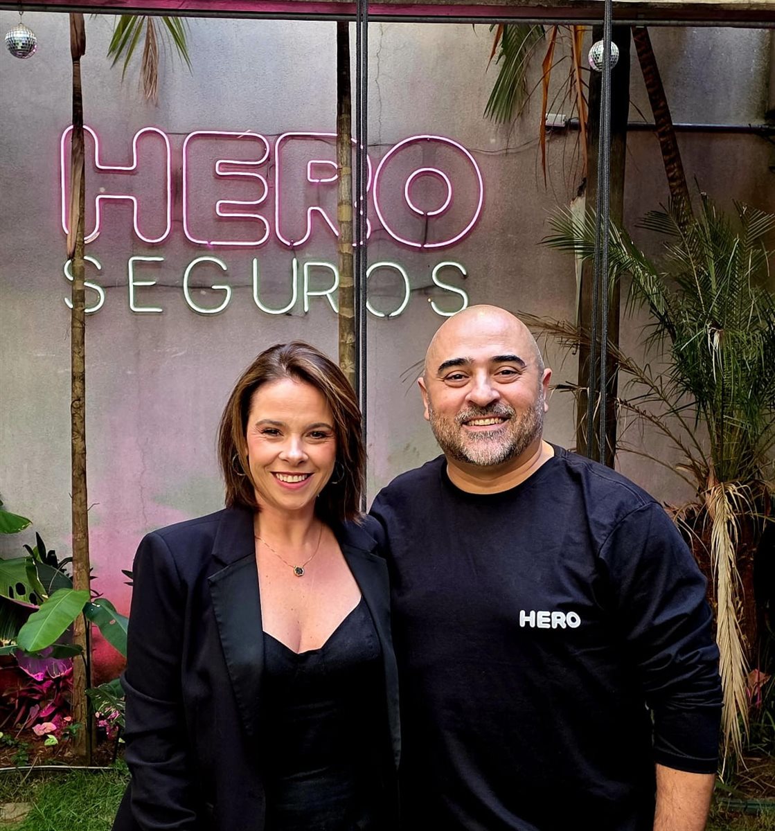 Luciana Volante, recém-promovida a diretora de Viagens da Hero Seguros, Roberto Oliveira, novo gerente executivo Corporativo da empresa