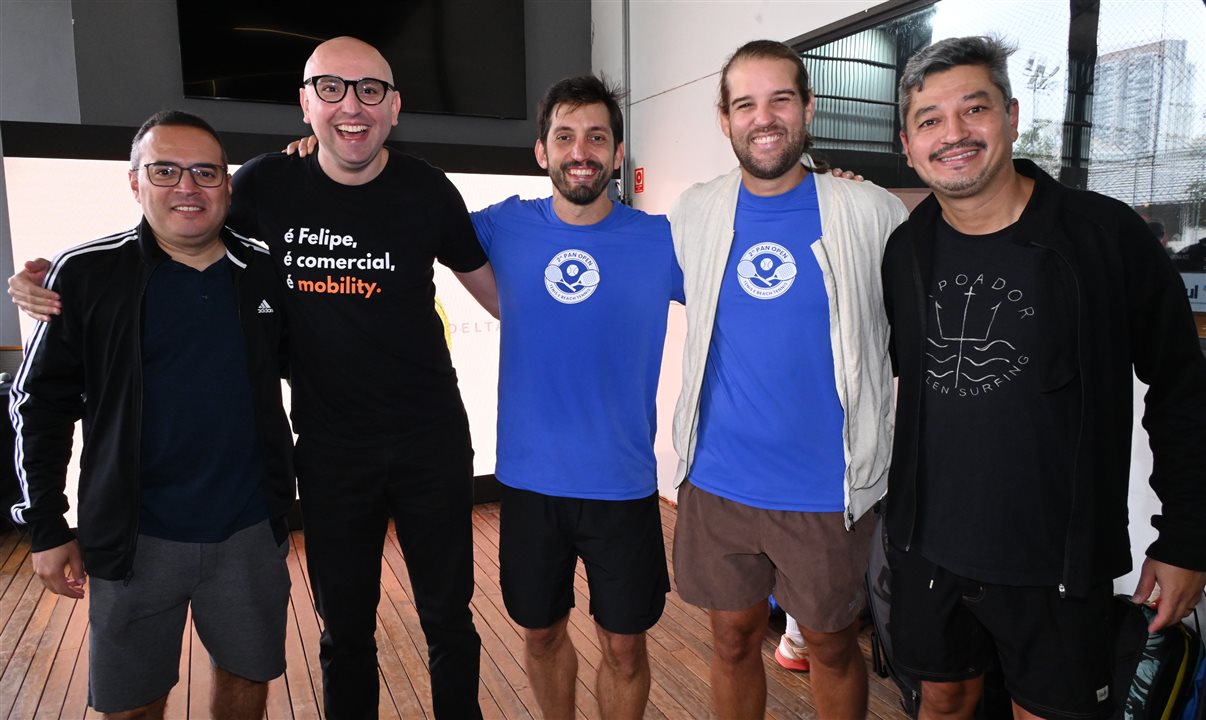 Rene Amorim, da PANROTAS, Felipe Becker, da Mobility, Flávio de Sica, da PANROTAS, e Thiago Roldão e Ricardo Iamauti, da Localiza  