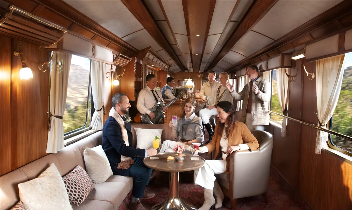 Viagens de trem de luxo partindo de Cusco para Machu Picchu permitem que os participantes vivenciem plenamente o Vale Sagrado