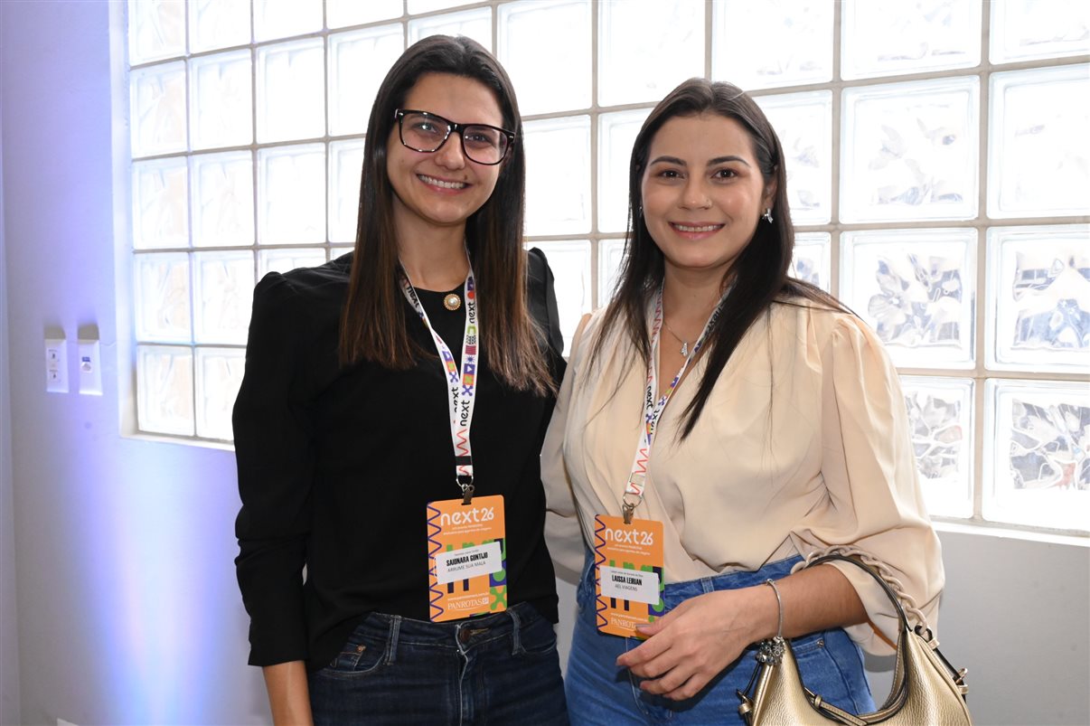Letícia Oliveira, da Rextur Advance, Carla Marin, da ITA Airways, Fernando Restori, da CVC Corp, Mary Ribeiro, da Rextur Advance, Eraldo de Oliveira e Cristiane Pereira, da CVC Corp, Maju Peixoto, da Rextur Advance, Thais Morrilhas, da ITA Airways, e Bárbara Coimbra e Bruno Matos, da Visual Turismo