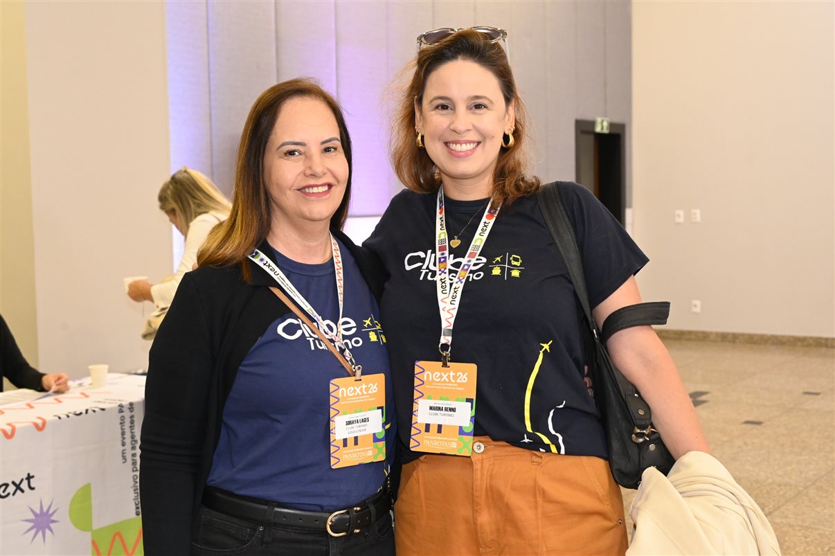 Letícia Oliveira, da Rextur Advance, Carla Marin, da ITA Airways, Fernando Restori, da CVC Corp, Mary Ribeiro, da Rextur Advance, Eraldo de Oliveira e Cristiane Pereira, da CVC Corp, Maju Peixoto, da Rextur Advance, Thais Morrilhas, da ITA Airways, e Bárbara Coimbra e Bruno Matos, da Visual Turismo