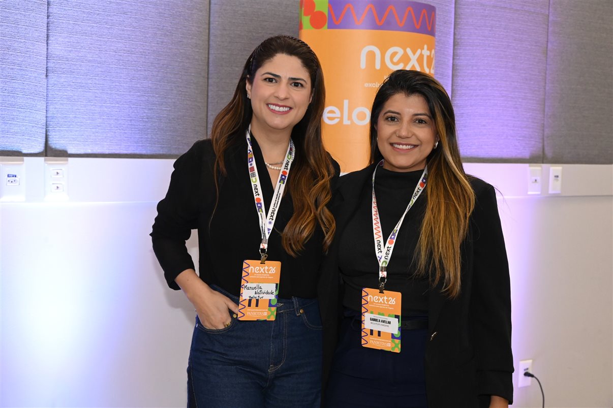 Letícia Oliveira, da Rextur Advance, Carla Marin, da ITA Airways, Fernando Restori, da CVC Corp, Mary Ribeiro, da Rextur Advance, Eraldo de Oliveira e Cristiane Pereira, da CVC Corp, Maju Peixoto, da Rextur Advance, Thais Morrilhas, da ITA Airways, e Bárbara Coimbra e Bruno Matos, da Visual Turismo
