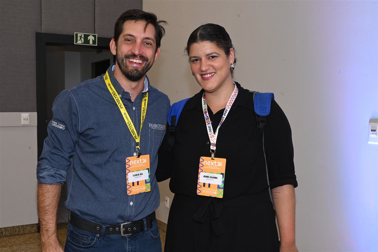 Letícia Oliveira, da Rextur Advance, Carla Marin, da ITA Airways, Fernando Restori, da CVC Corp, Mary Ribeiro, da Rextur Advance, Eraldo de Oliveira e Cristiane Pereira, da CVC Corp, Maju Peixoto, da Rextur Advance, Thais Morrilhas, da ITA Airways, e Bárbara Coimbra e Bruno Matos, da Visual Turismo
