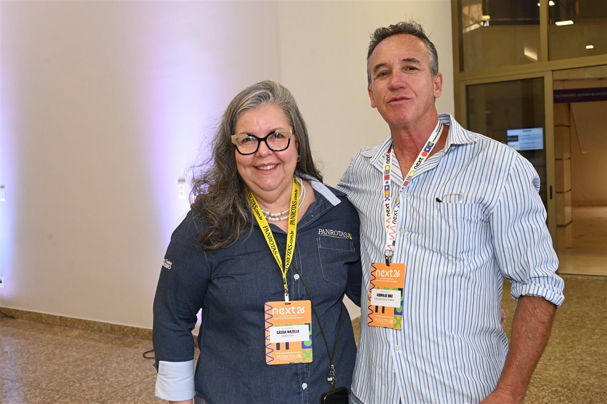 Letícia Oliveira, da Rextur Advance, Carla Marin, da ITA Airways, Fernando Restori, da CVC Corp, Mary Ribeiro, da Rextur Advance, Eraldo de Oliveira e Cristiane Pereira, da CVC Corp, Maju Peixoto, da Rextur Advance, Thais Morrilhas, da ITA Airways, e Bárbara Coimbra e Bruno Matos, da Visual Turismo
