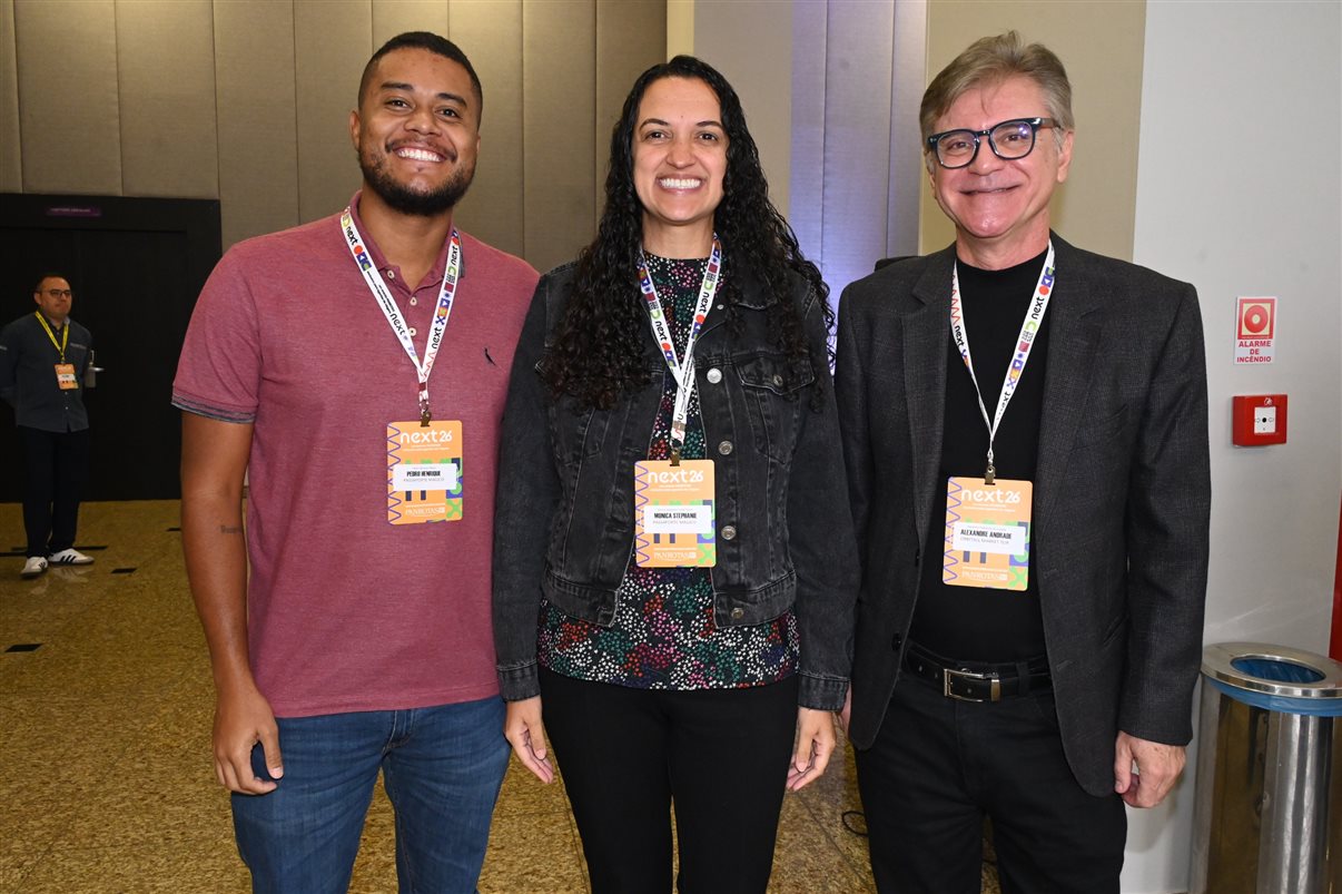 Letícia Oliveira, da Rextur Advance, Carla Marin, da ITA Airways, Fernando Restori, da CVC Corp, Mary Ribeiro, da Rextur Advance, Eraldo de Oliveira e Cristiane Pereira, da CVC Corp, Maju Peixoto, da Rextur Advance, Thais Morrilhas, da ITA Airways, e Bárbara Coimbra e Bruno Matos, da Visual Turismo