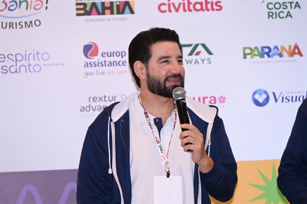 Alexandre Brandão, da Abav-MG, José Guilherme Alcorta, da PANROTAS, Peter Mangabeira, da Abav-MG, e Artur Luiz Andrade, da PANROTAS