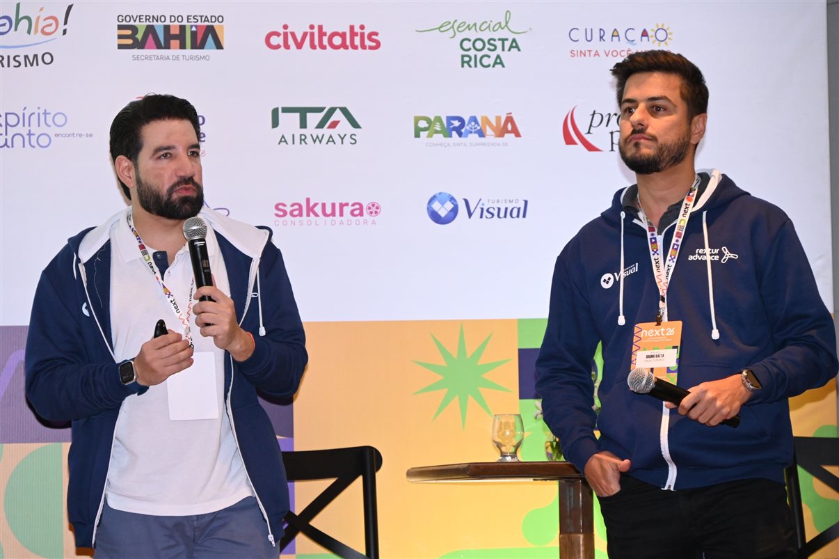Alexandre Brandão, da Abav-MG, José Guilherme Alcorta, da PANROTAS, Peter Mangabeira, da Abav-MG, e Artur Luiz Andrade, da PANROTAS