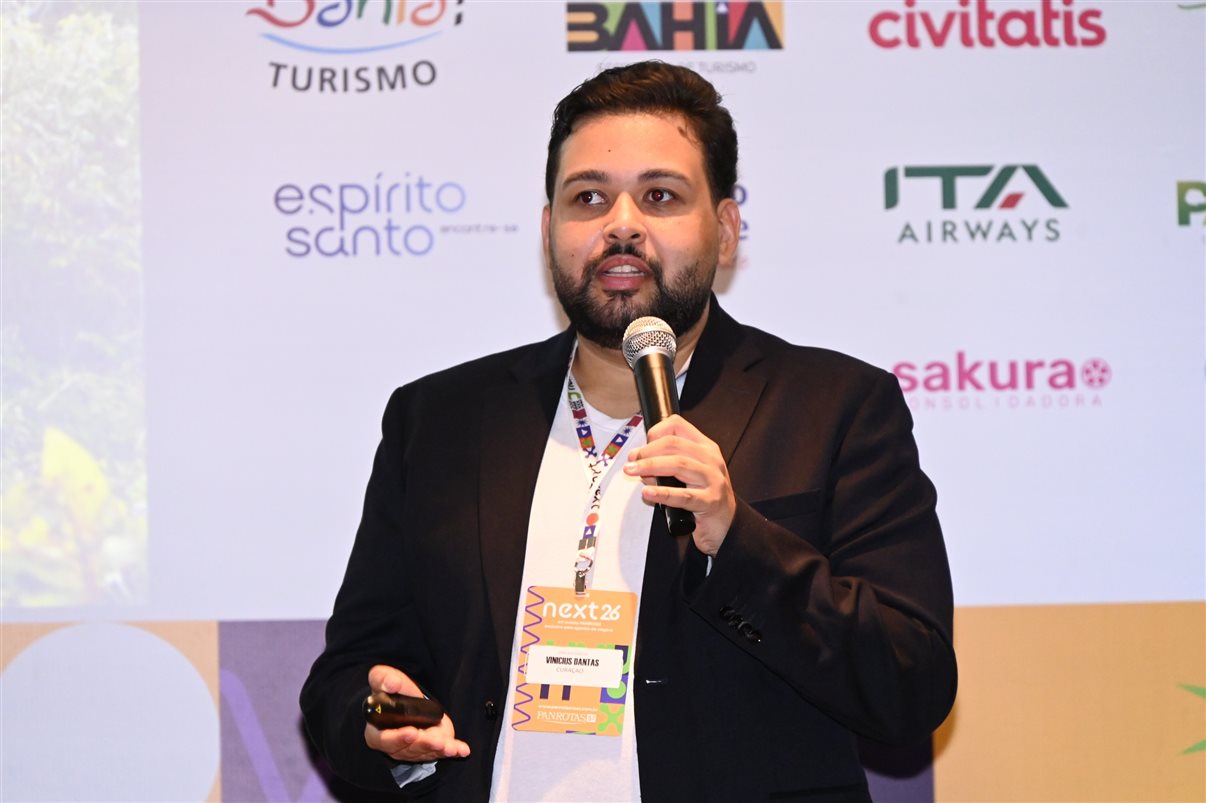 Alexandre Brandão, da Abav-MG, José Guilherme Alcorta, da PANROTAS, Peter Mangabeira, da Abav-MG, e Artur Luiz Andrade, da PANROTAS