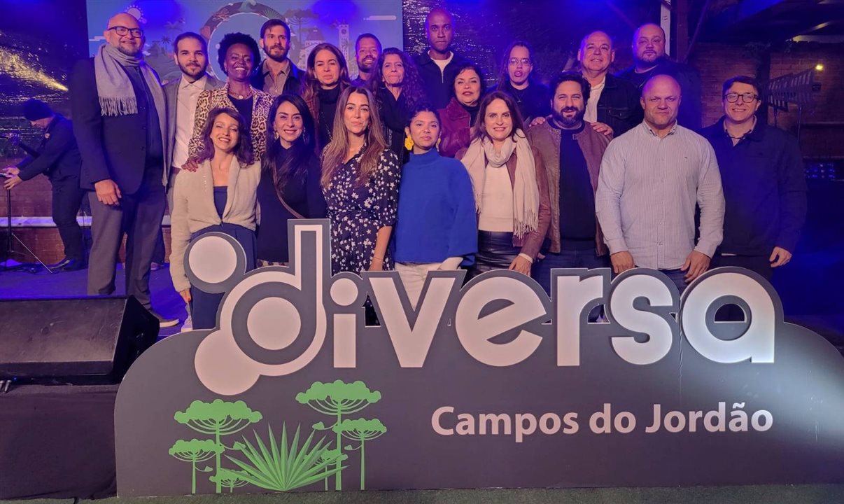 Equipe da Diversa Turismo e time do Grupo BBG/Be2Live junto aos representantes de destinos que participaram do evento
