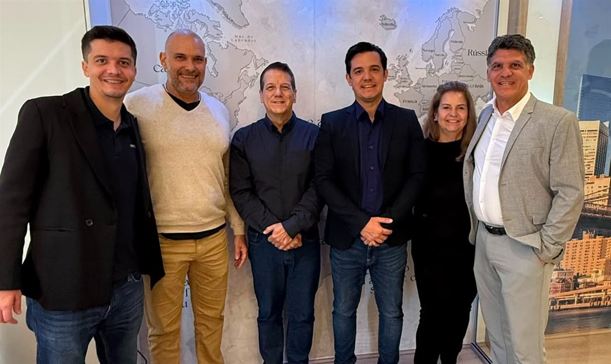 Vinícius da Costa, diretor Financeiro, Maurício Cattani, executivo de Contas, Neto Luz, executivo de Contas, Anselmo Júnior, diretor executivo, Raquel Costa, diretora Financeira, e Anselmo da Costa, CEO