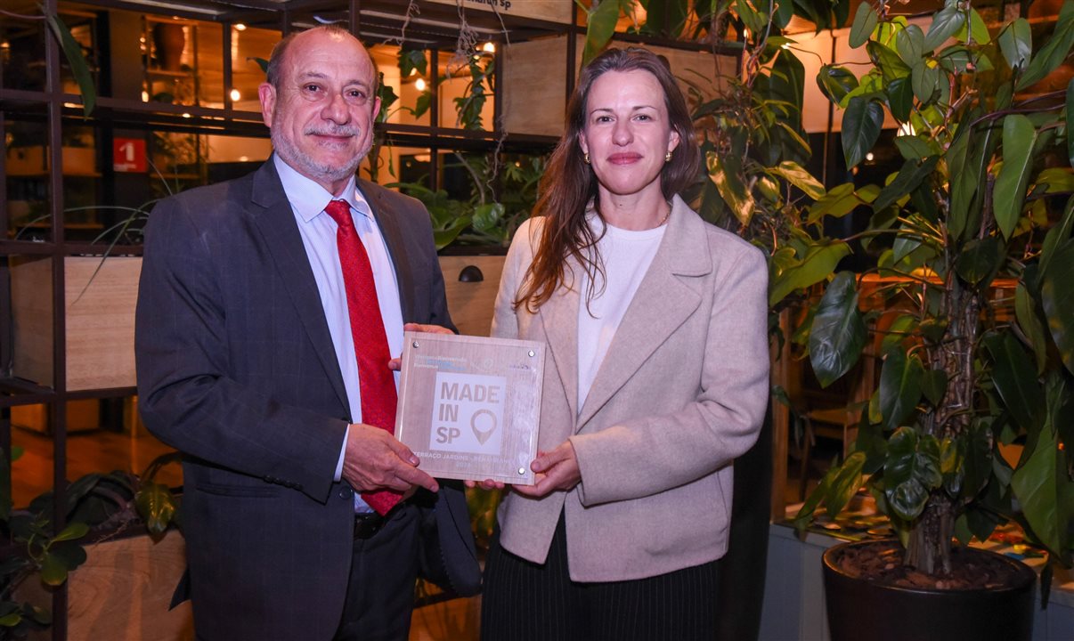 Toni Sando, CEO do Visite São Paulo Convention Bureau, e Vanessa Martins, gerente geral do Renaissance São Paulo Hotel